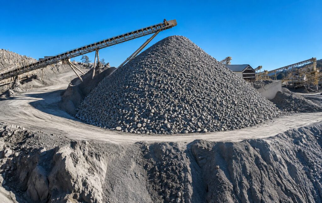How Industrial Minerals Support Growth Across Steel, Ceramics, Glass, and Energy Industries